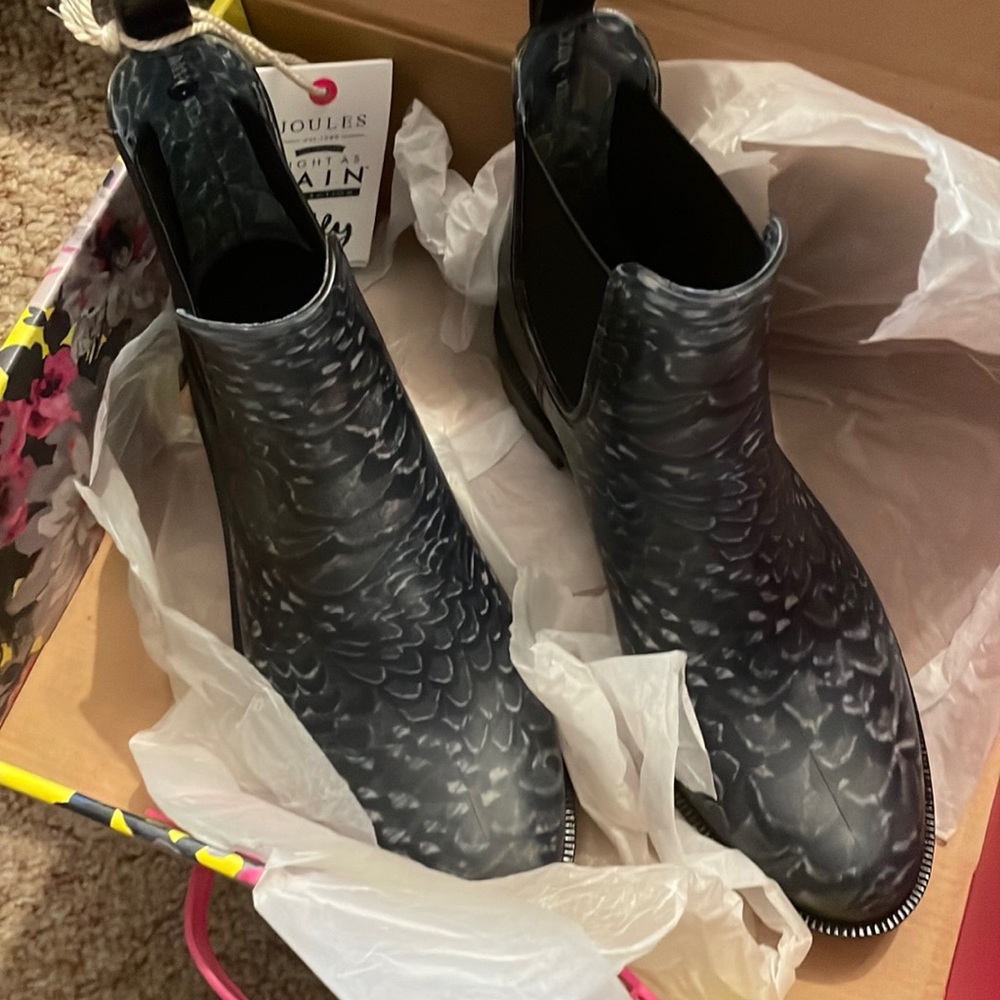Joules Rockingham rain boots new in box size 7